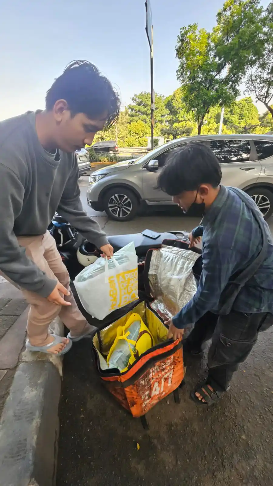 Layanan antar jemput Washbar Plus Petamburan